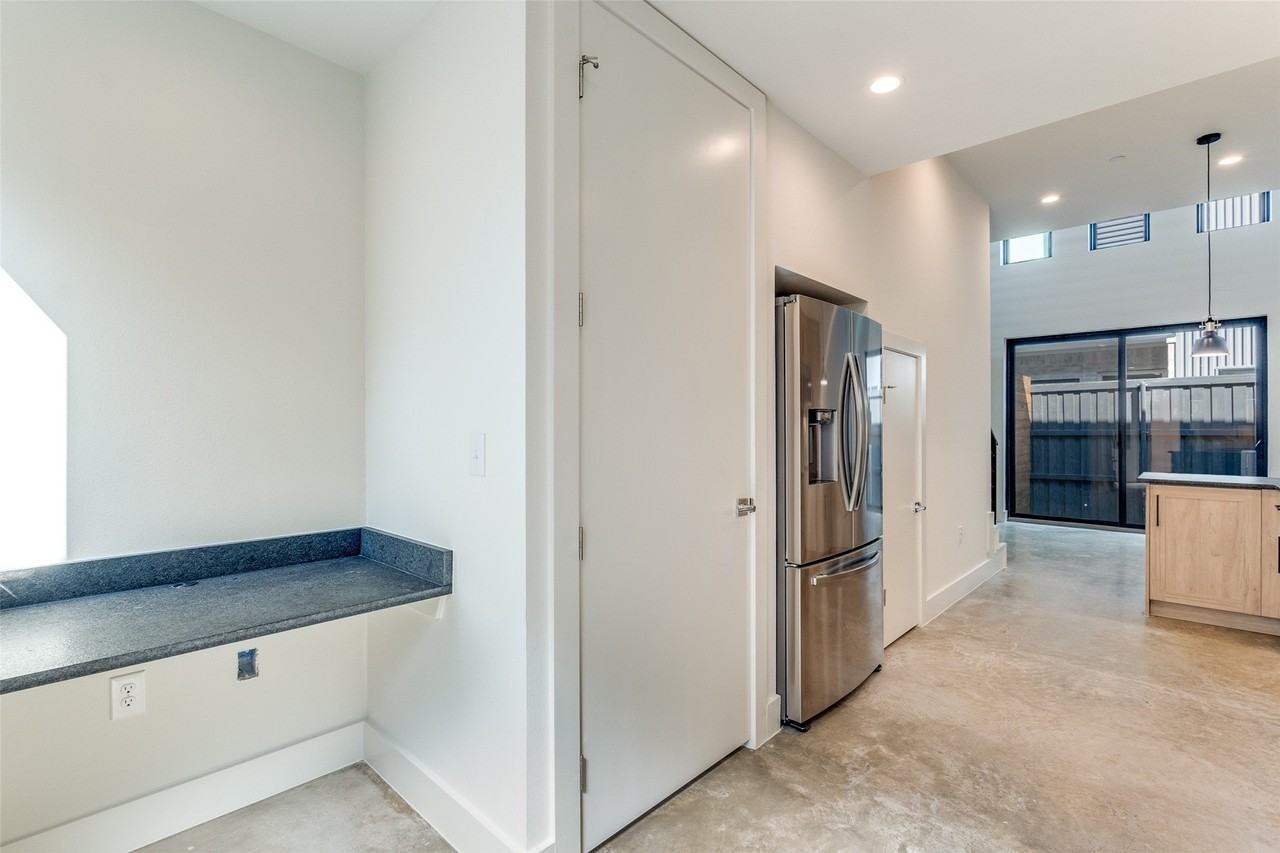 4715 Live Oak St #113 - Photo 3 of 16