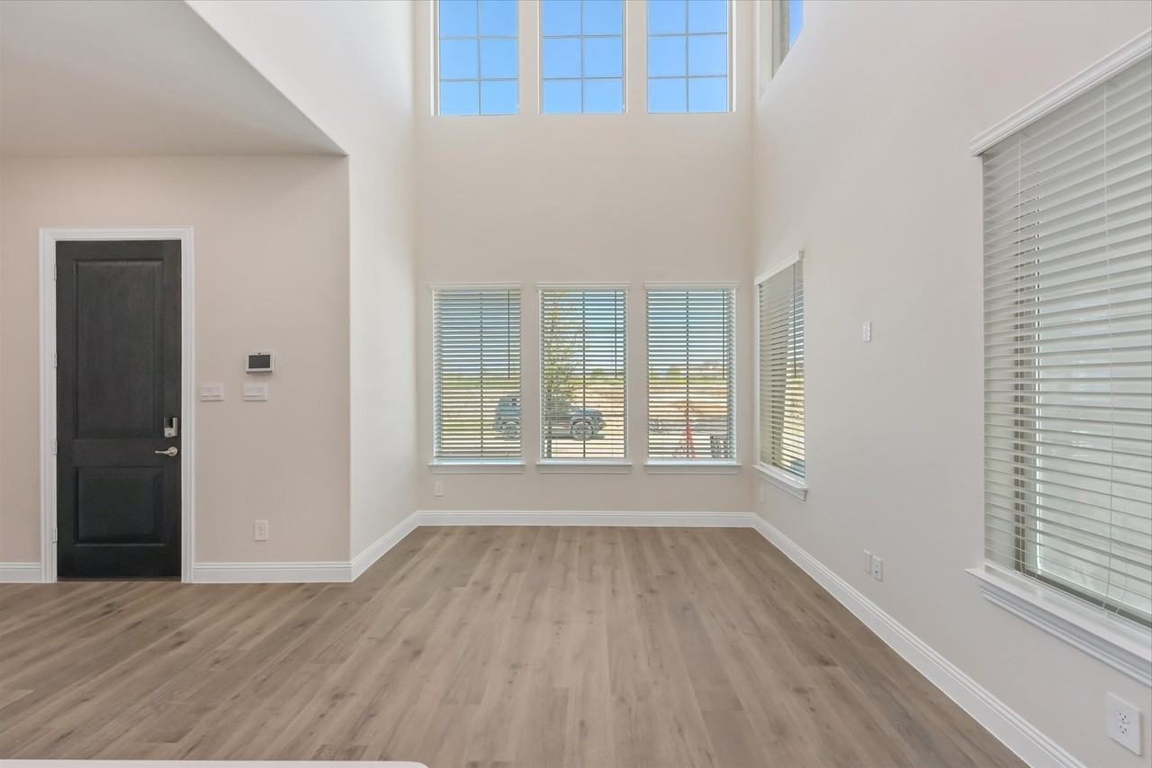 4550 Community Ct - Photo 2 of 24