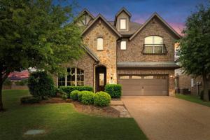 featured image of 1040 Edgefield Ln