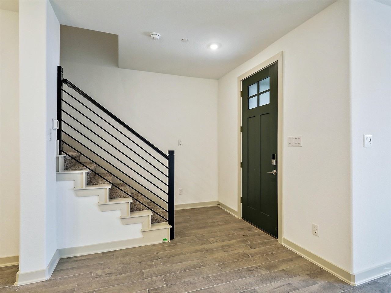 543 Eiseley Dr - Photo 3 of 24