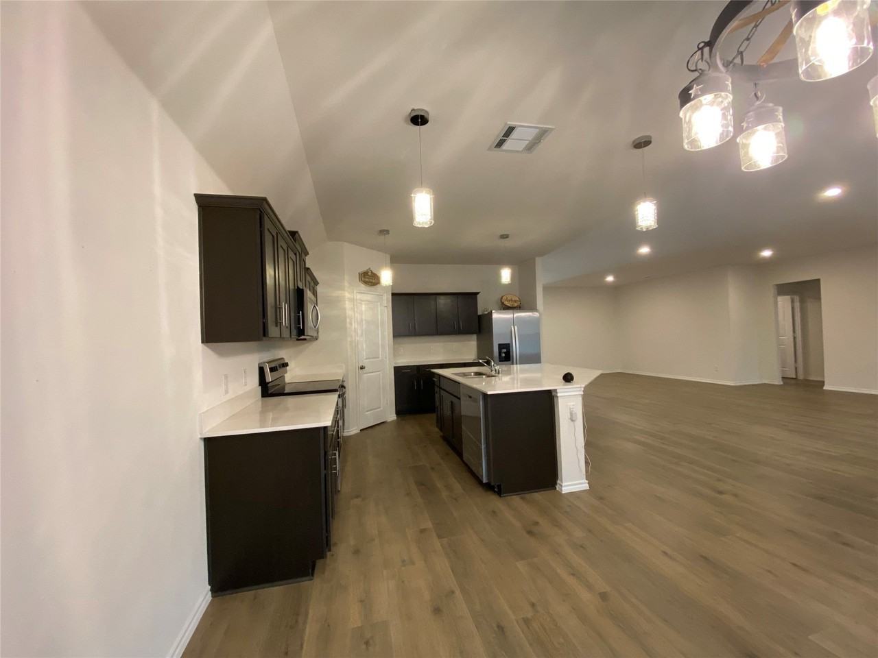 159 Mapleoak Dr - Photo 5 of 40