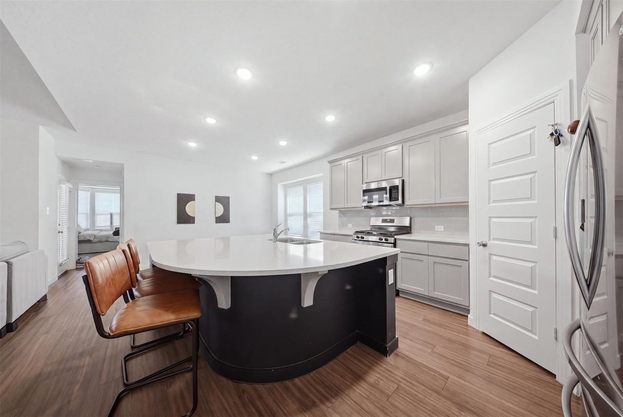 2384 Neff Ln - Photo 4 of 16