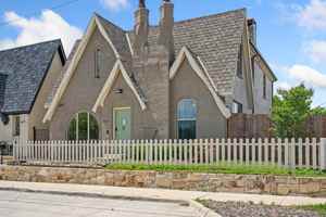 featured image of 549 N Johnson St
