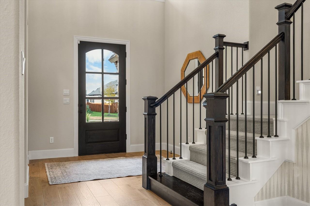 2560 Shady Trl - Photo 4 of 40