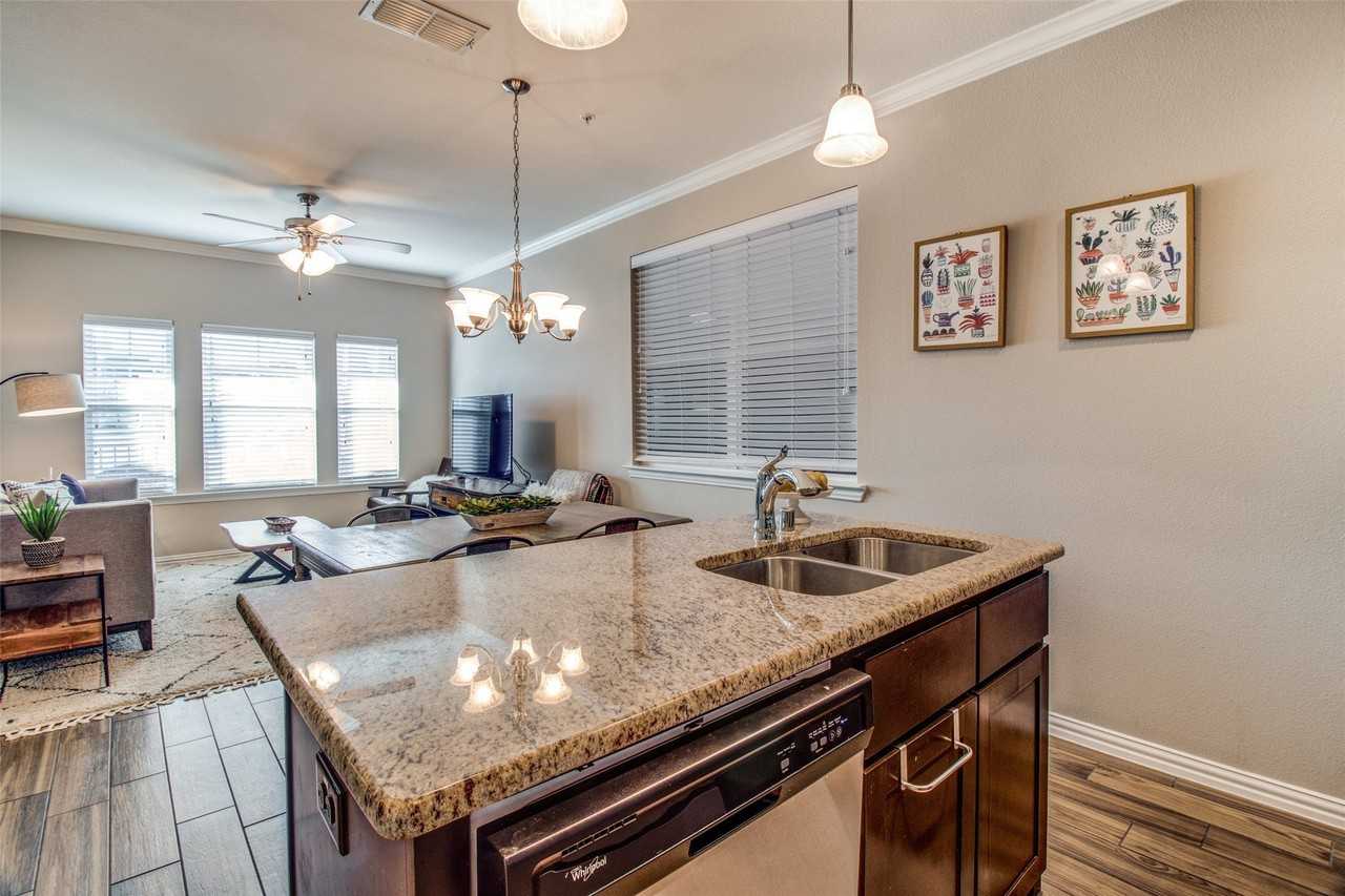 310 N Chestnut St #1 - Photo 6 of 12