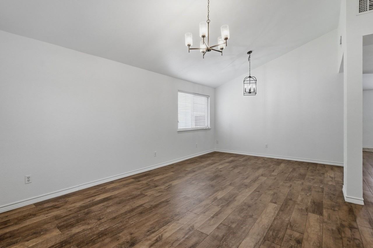 1830 Tiburon Bnd - Photo 5 of 29
