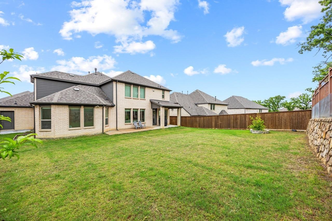10736 Smoky Oak Trl - Photo 3 of 28