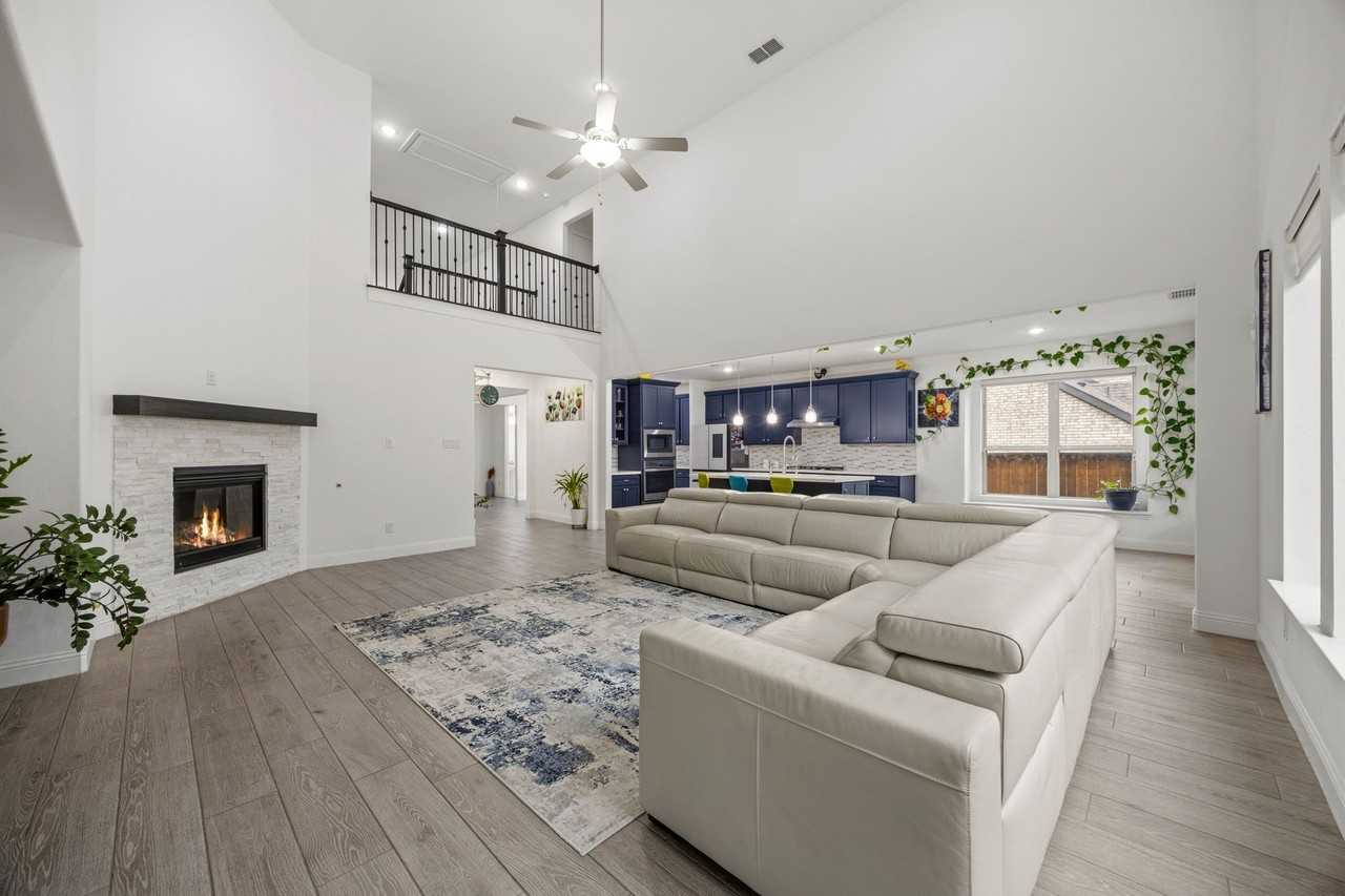 10736 Smoky Oak Trl - Photo 4 of 28