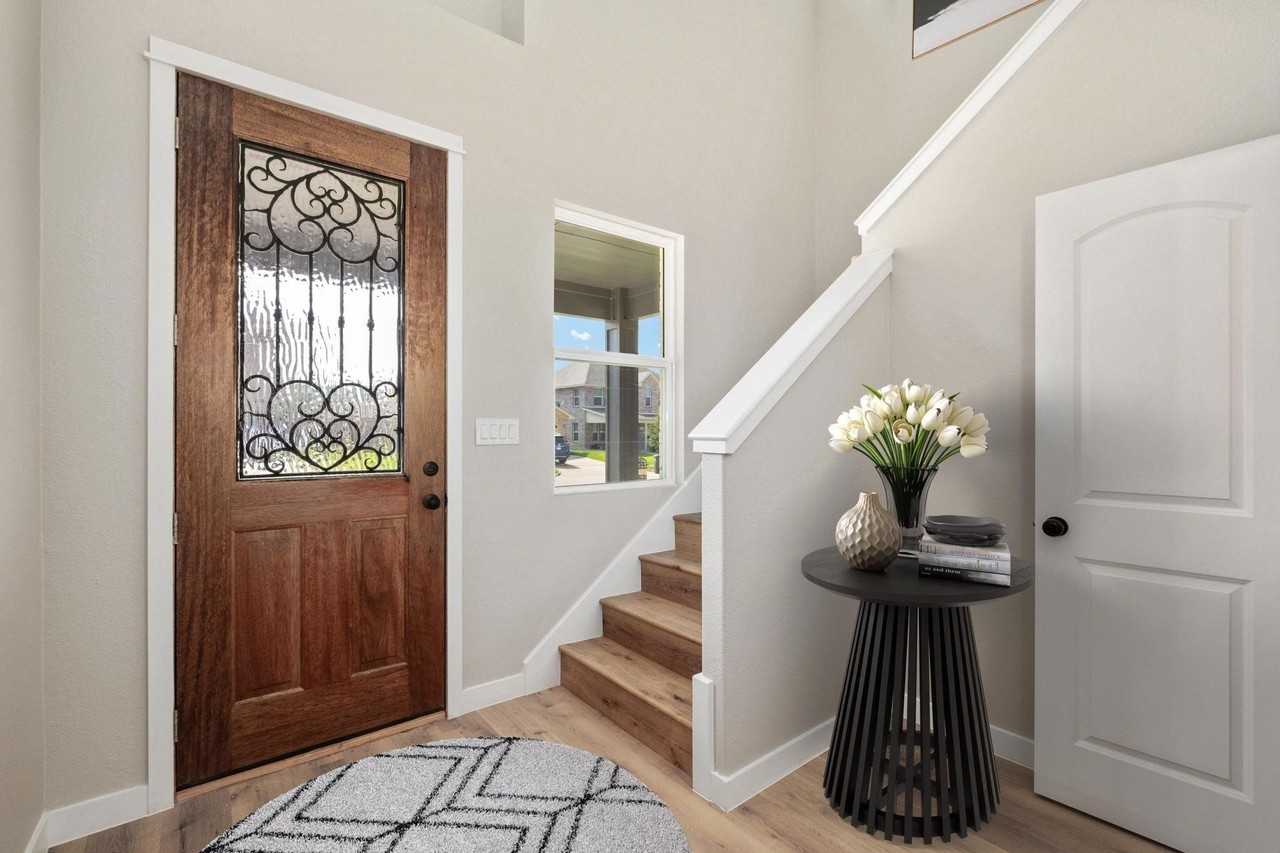 110 Brooks St - Photo 7 of 31