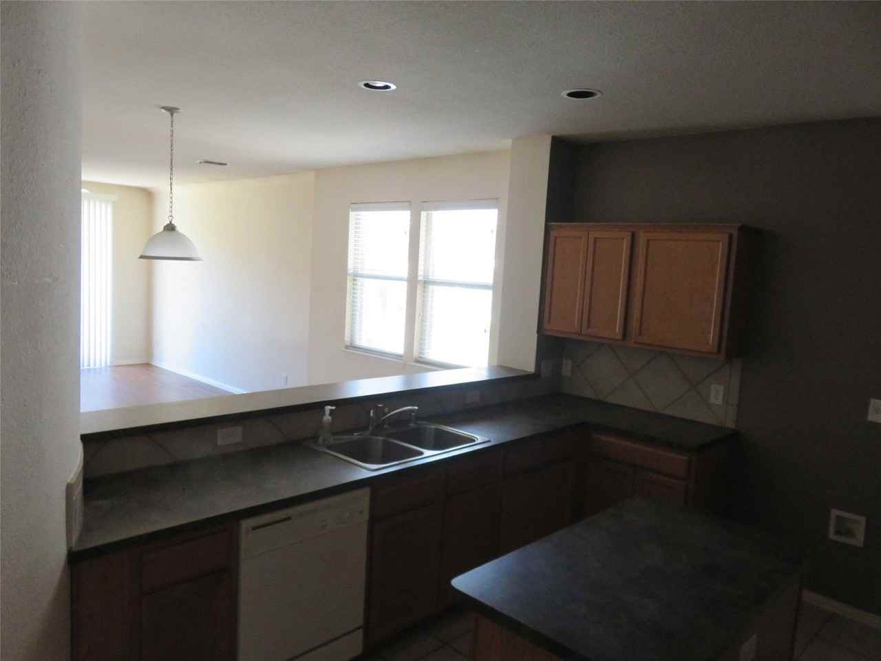 5804 Mariposa Dr - Photo 6 of 23