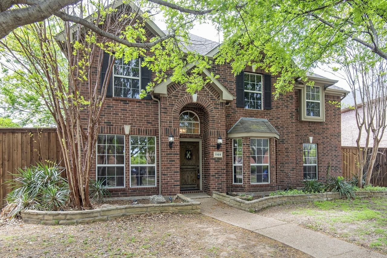 1169 London Dr - Photo 2 of 25
