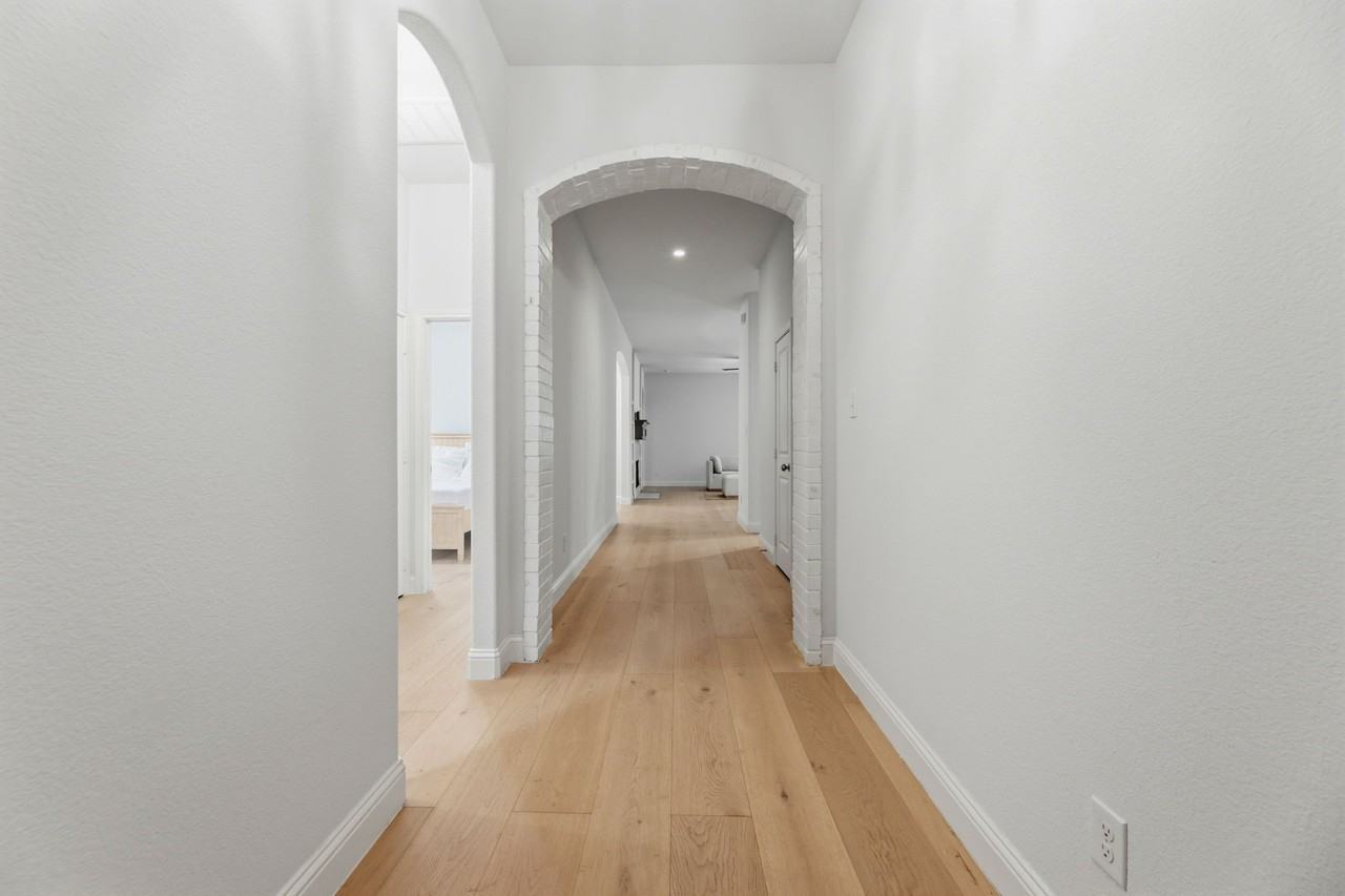 505 Inwood St - Photo 4 of 40
