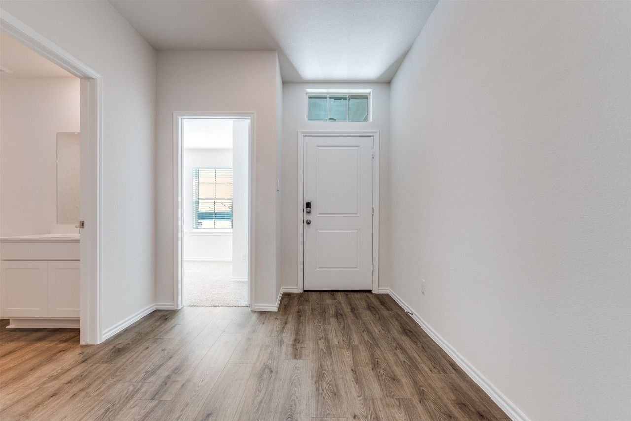 1640 Basalt Ln - Photo 2 of 23