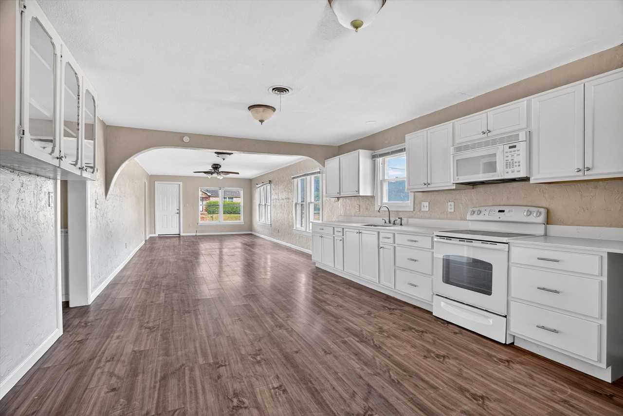 320 & 316 N 2nd Street - Photo 2 of 10