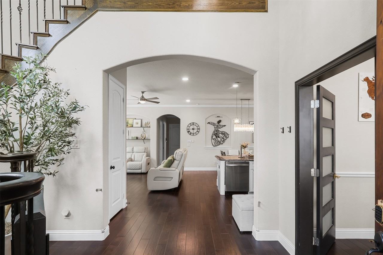 4919 Dominion Blvd - Photo 4 of 24