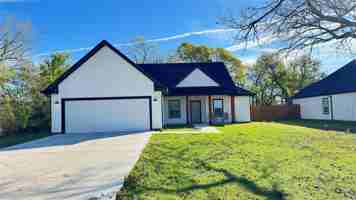 featured image of 207 S 4th St