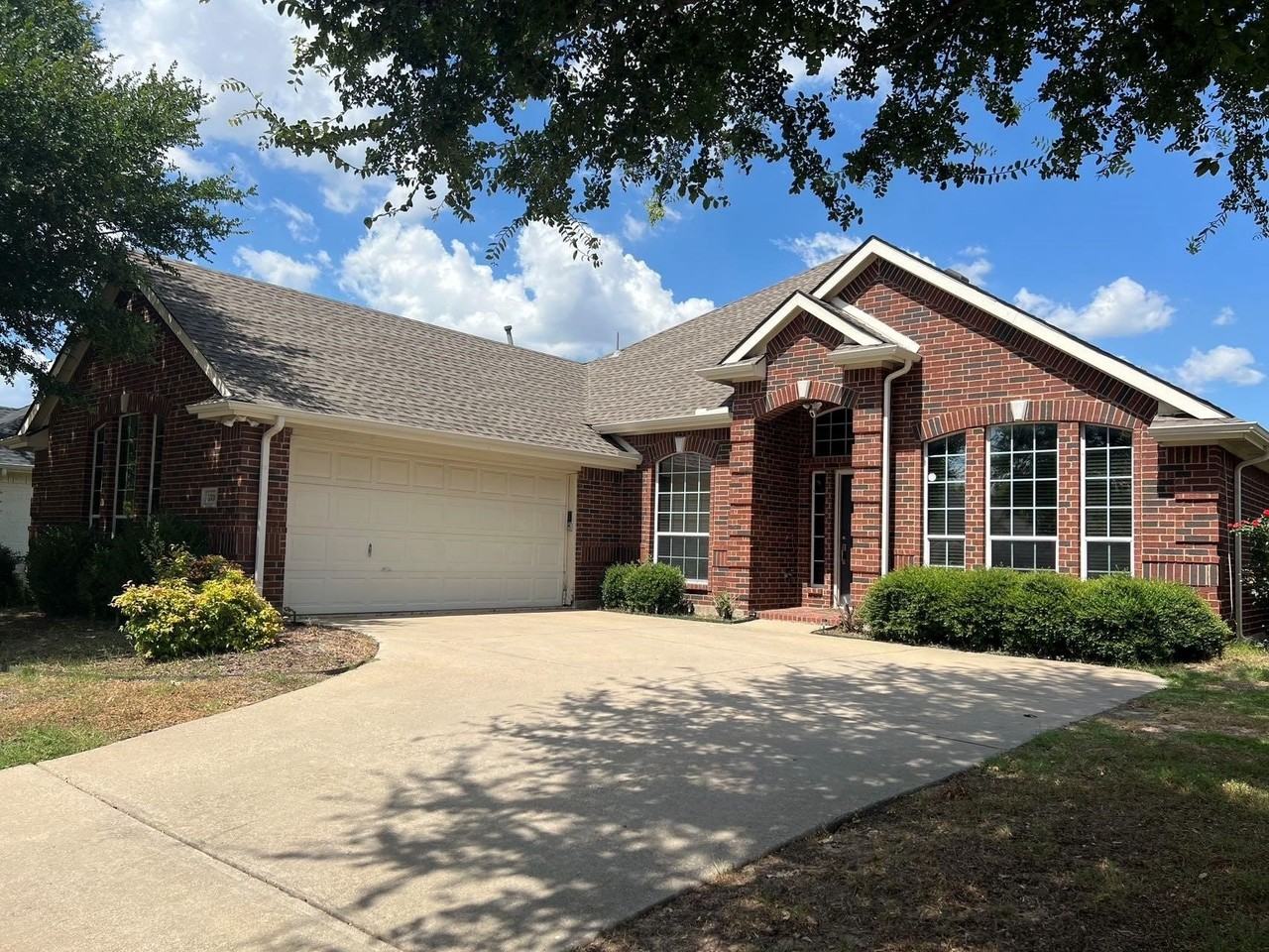 5330 Golfside Dr