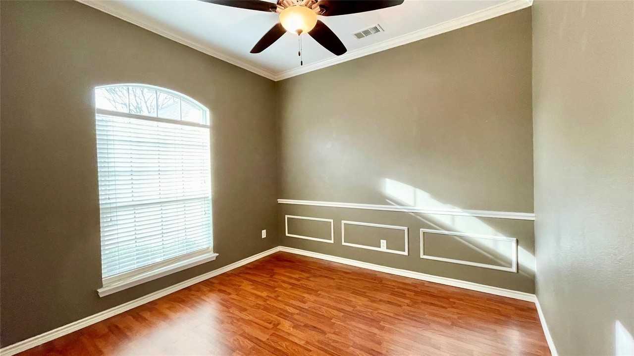 5330 Golfside Dr - Photo 4 of 21