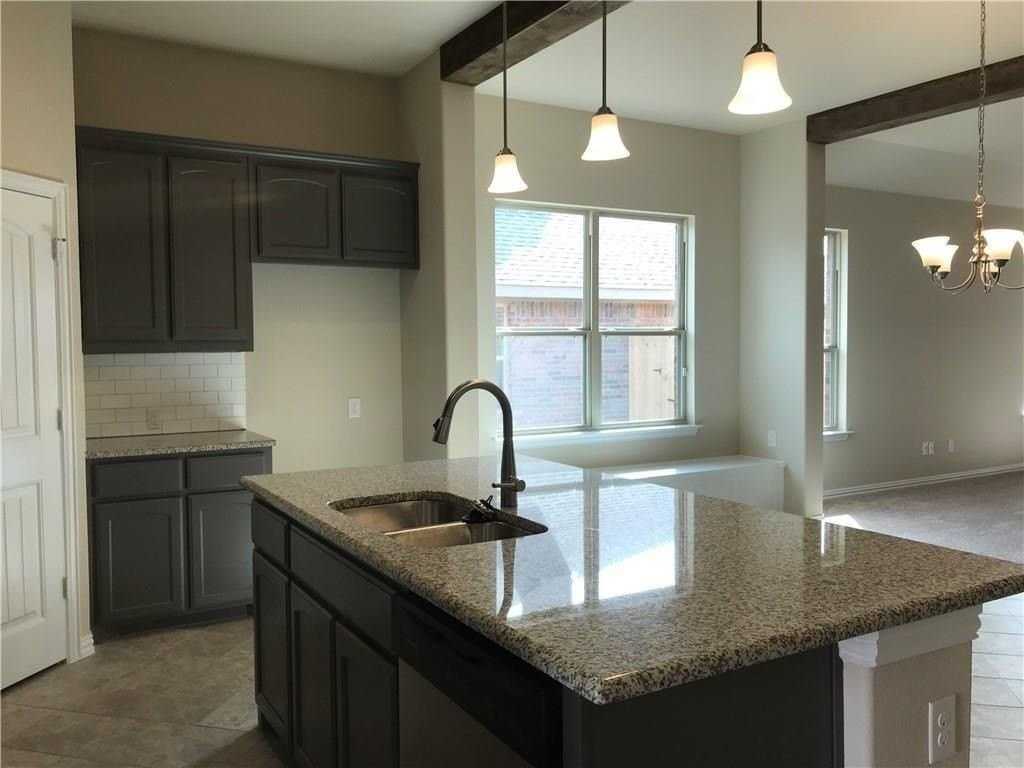 1810 Silver Oak Dr - Photo 2 of 8