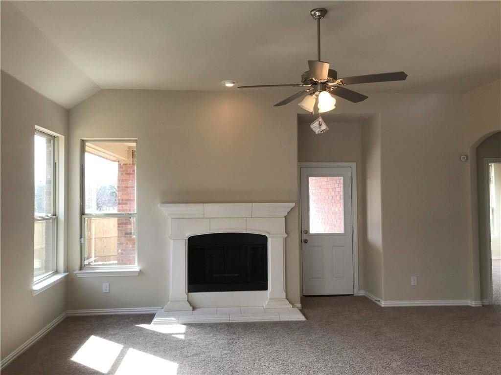 1810 Silver Oak Dr - Photo 4 of 8