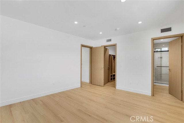 4855 Woodman Ave - Photo 3 of 8