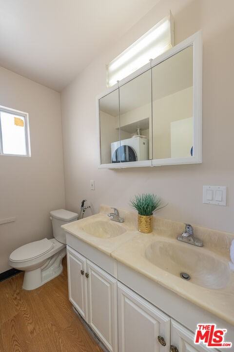 6220 Etiwanda Ave - Photo 2 of 8