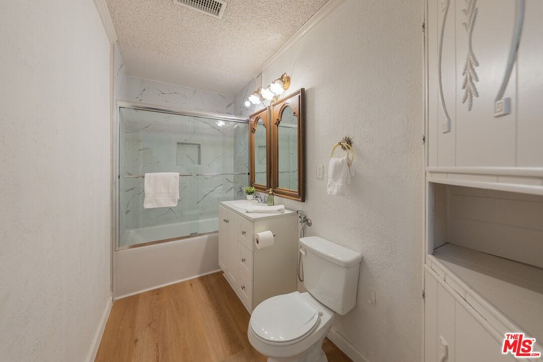 6220 Etiwanda Ave - Photo 3 of 8