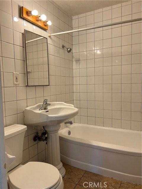 12752 Lemay St - Photo 2 of 8