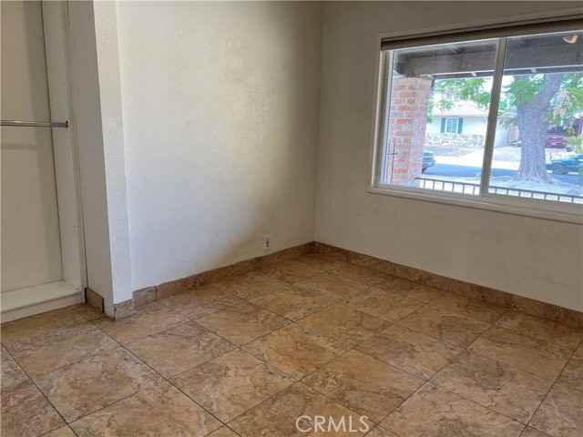 12752 Lemay St - Photo 6 of 8
