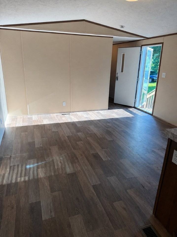 1101 Teneile St - Photo 3 of 12