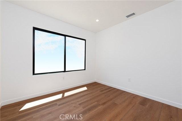 7008 Aura Ave - Photo 2 of 8