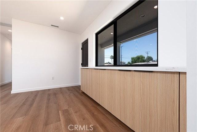 7008 Aura Ave - Photo 3 of 8