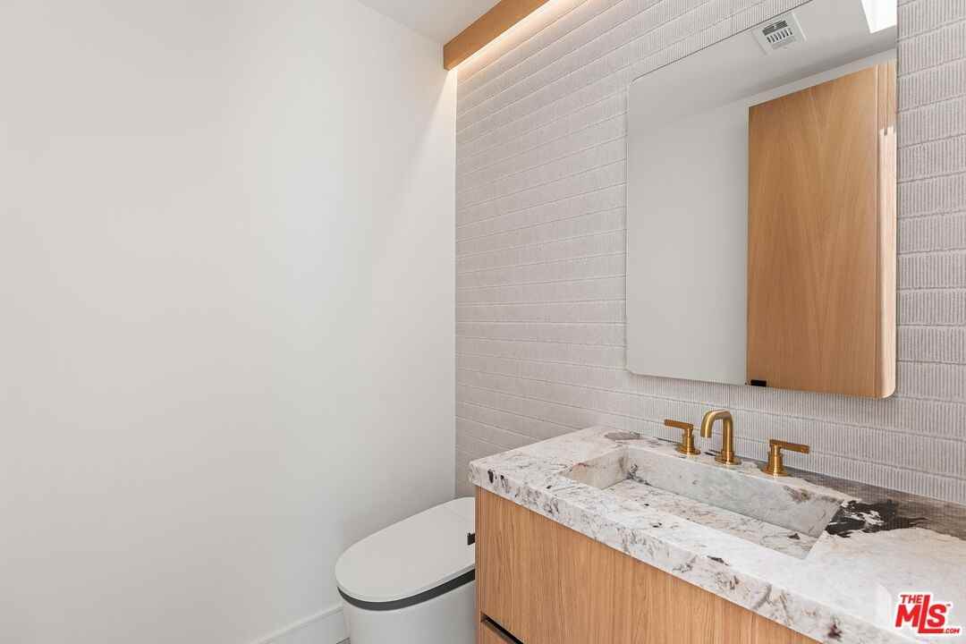 5126 Lindley Ave - Photo 5 of 8
