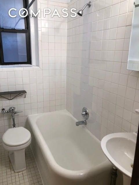 205 W 10th St #3E - Photo 5 of 5