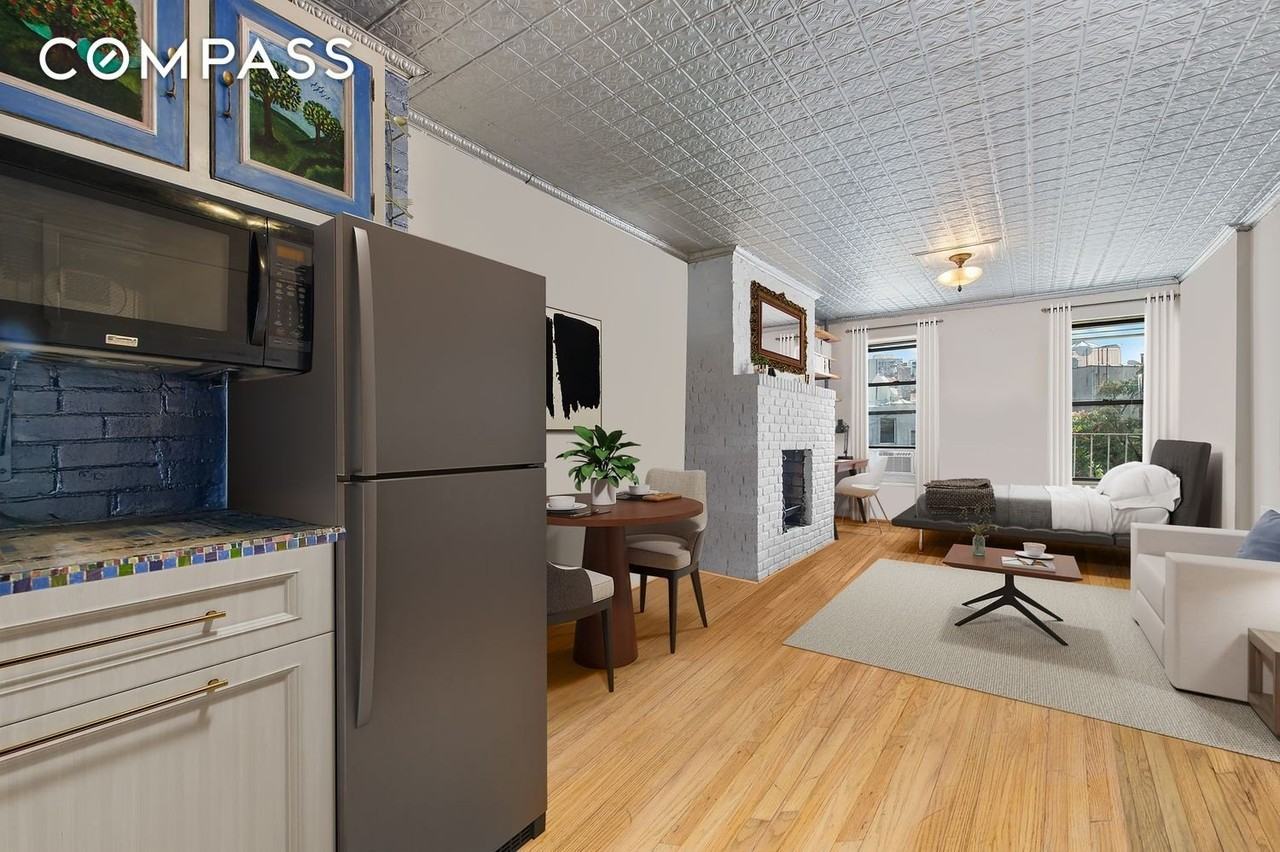 22 Cornelia St #14 - Photo 2 of 7