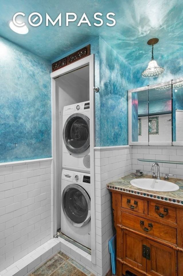 22 Cornelia St #14 - Photo 6 of 7