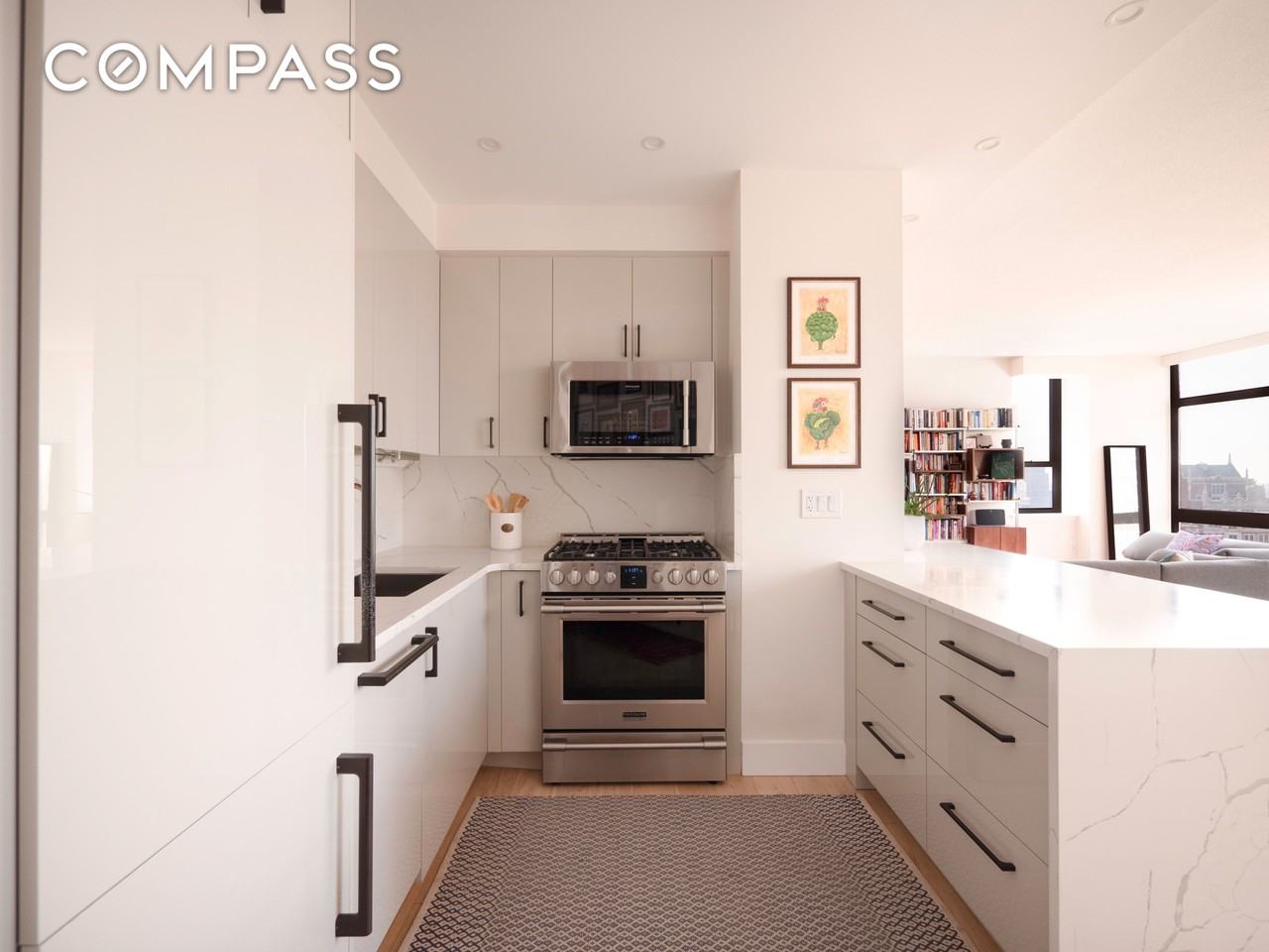 303 E 43rd St #27A - Photo 4 of 17