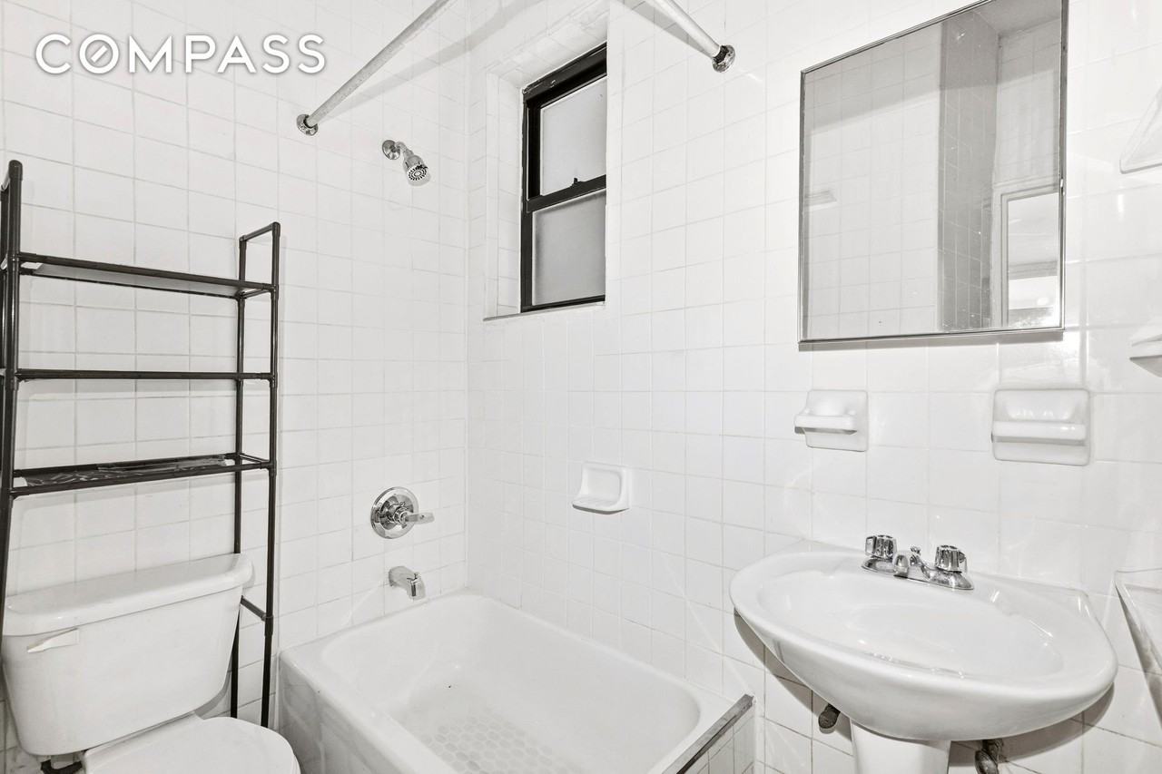 46 Allen St #1B - Photo 2 of 4