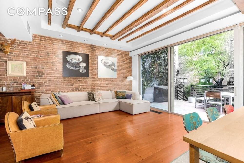 308 W 19th St #1 - Photo 4 of 16