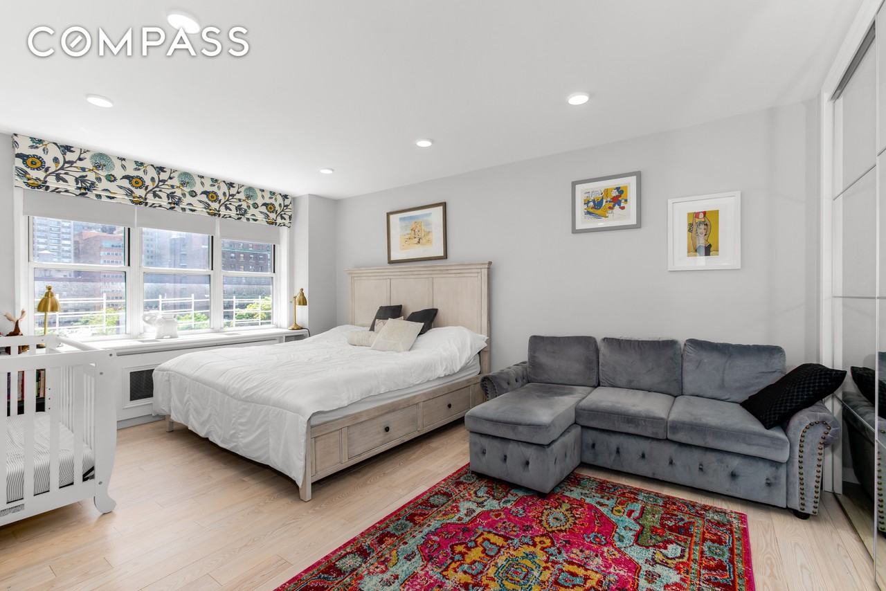 130 E 63rd St #10A - Photo 5 of 10