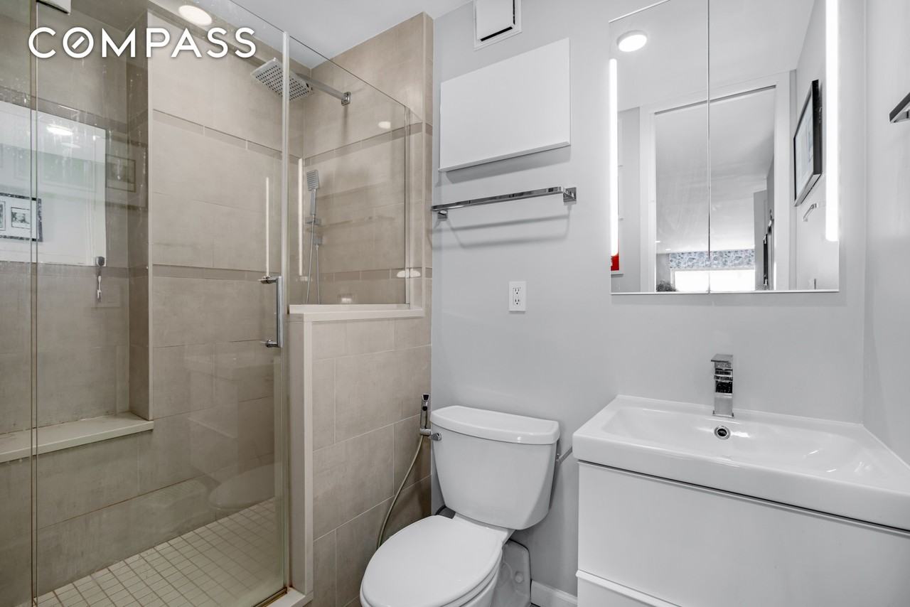 130 E 63rd St #10A - Photo 7 of 10