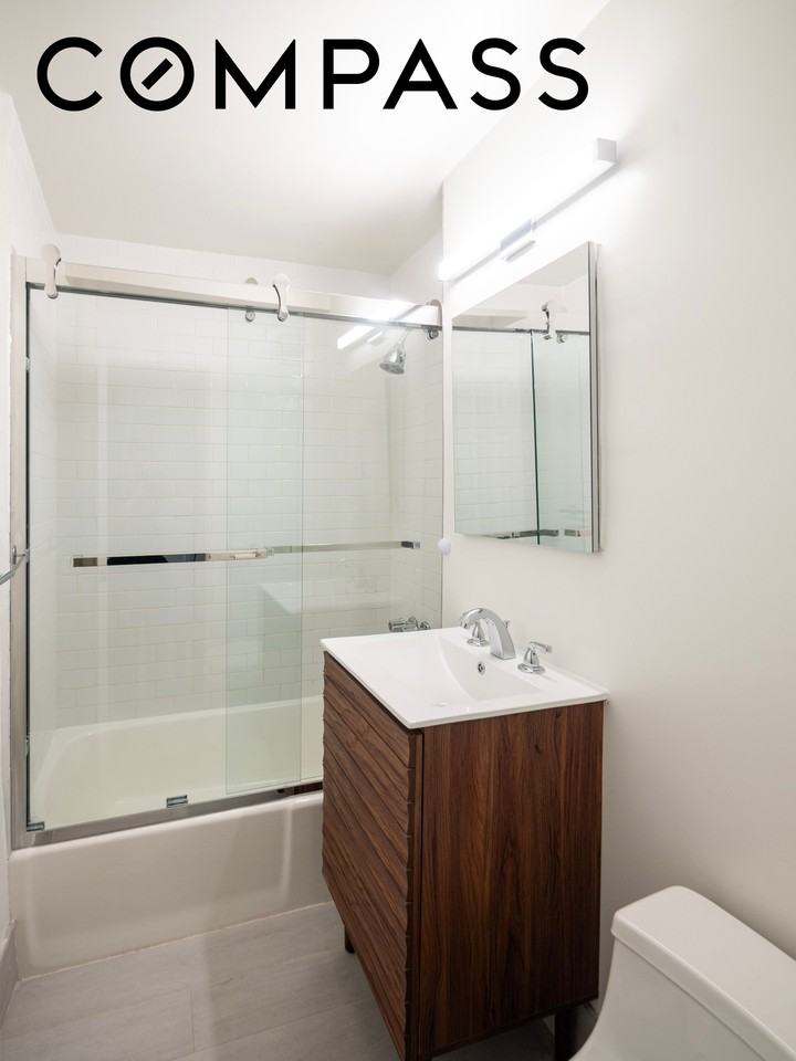 314 W 56th St #4E - Photo 5 of 6