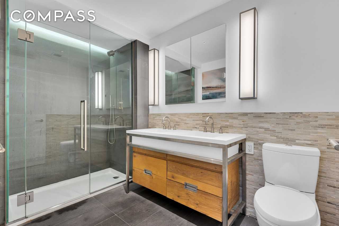 211 E 13th St #2H - Photo 4 of 11