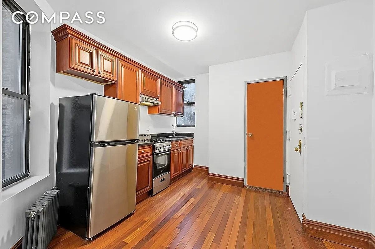 112 E 97th St #3E - Photo 3 of 5