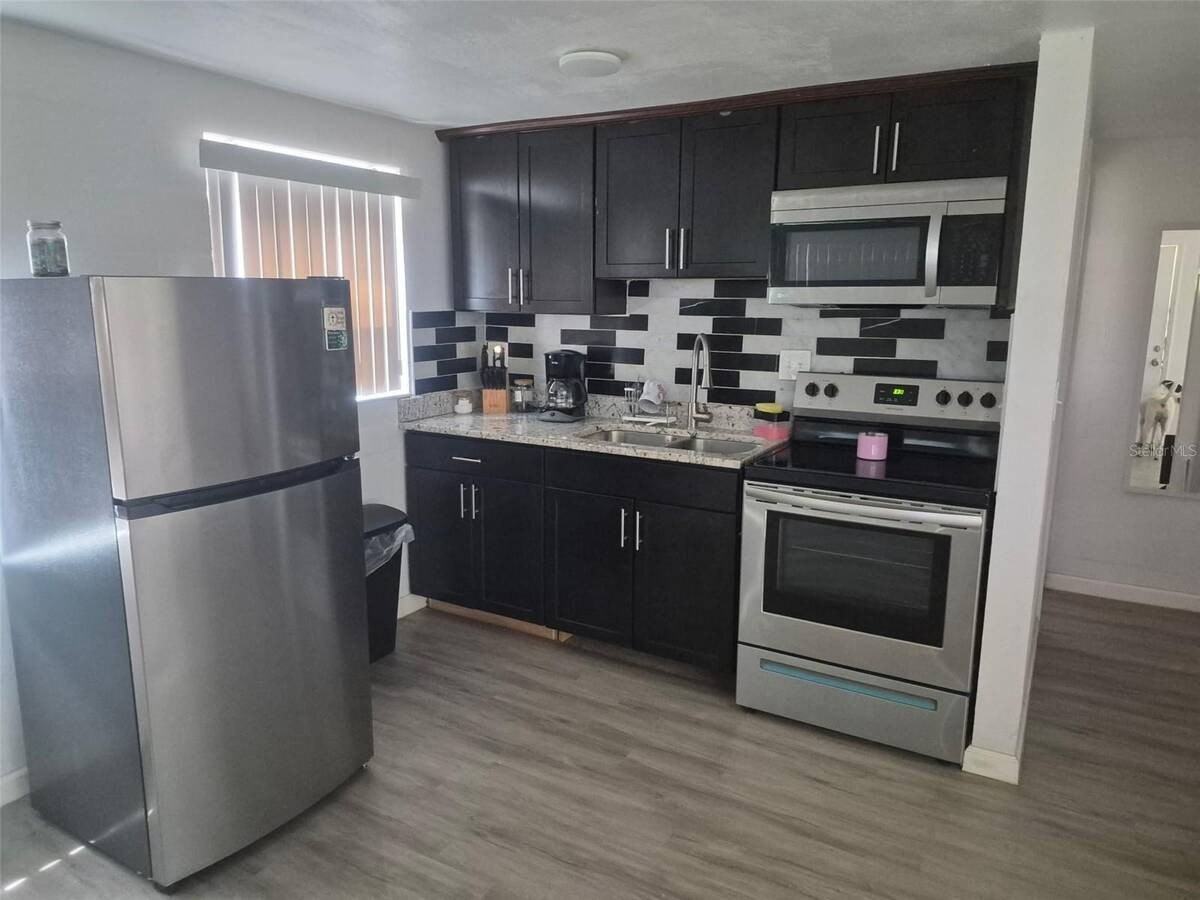 723 1/2 24th St Nw - Photo 3 of 5