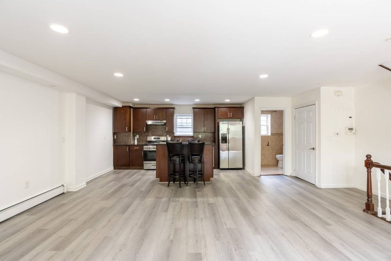 198 Stuyvesant Ave #2 - Photo 6 of 29