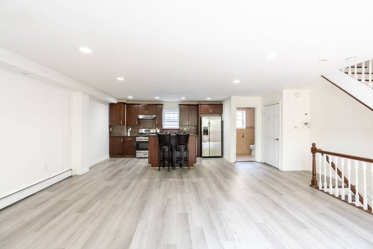 198 Stuyvesant Ave #2 - Photo 7 of 29