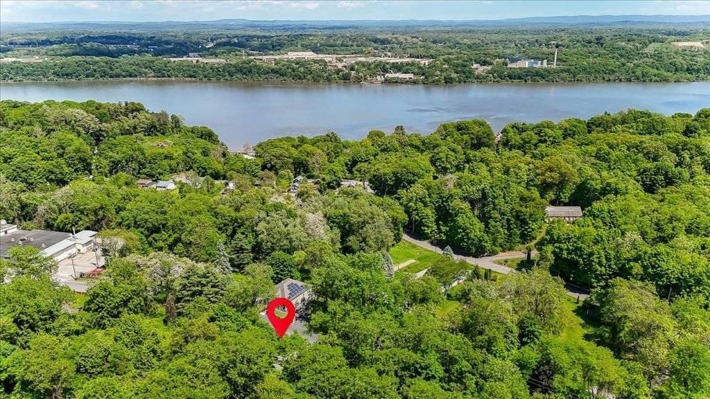 629 South Rd - Photo 2 of 31