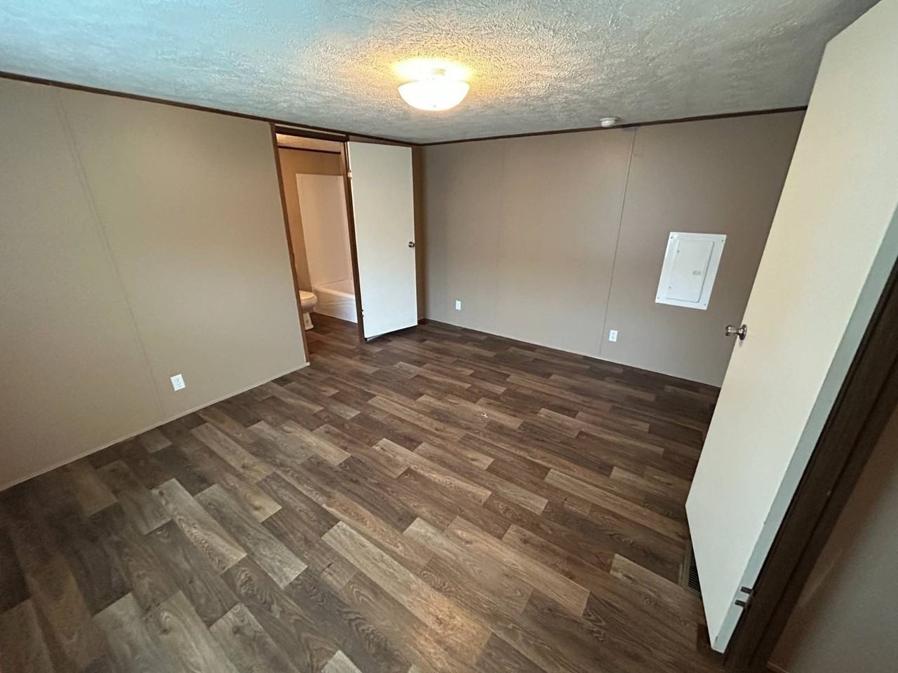 1702 Mary St - Photo 5 of 9
