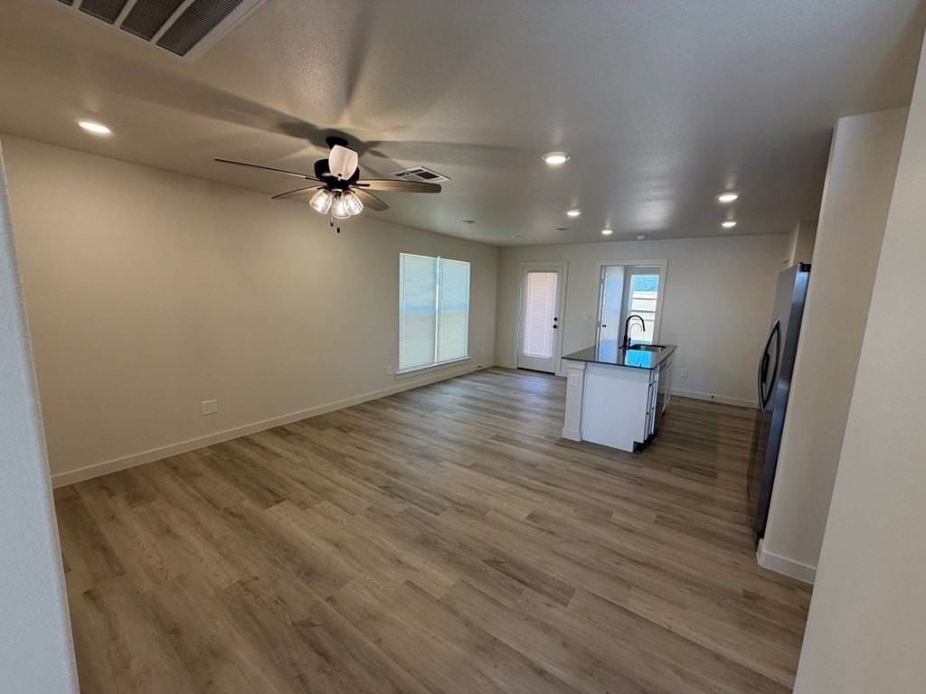 10311 Harvest Ln - Photo 3 of 9